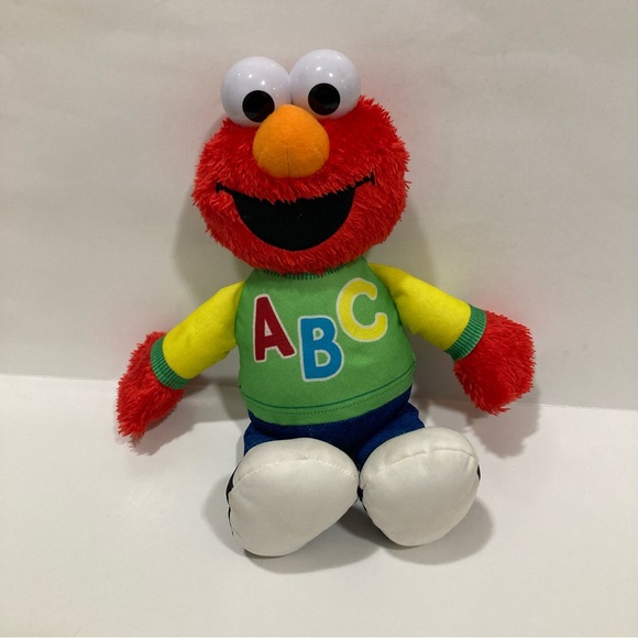 Sesame Street Singing Elmo - Picture 2 of 4